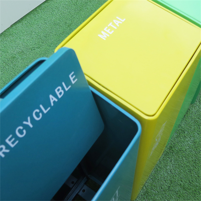 Yndustriële bûtendoar 60 liter 4 yn 1 klassifisearre jiskefet-recyclingbakken 11
