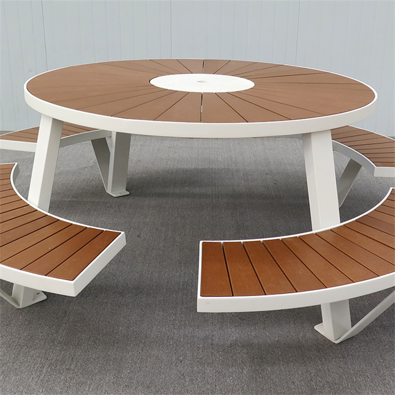 Tavolo da picnic rotondo dal design contemporaneo personalizzato per esterni Park Street con foro per ombrellone 5