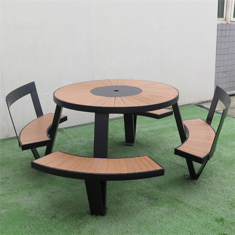 आउटडोअर पार्क स्ट्रीट गोल आधुनिक डिझाइन वुड पिकनिक टेबल छत्री छिद्र 7 सह सेट